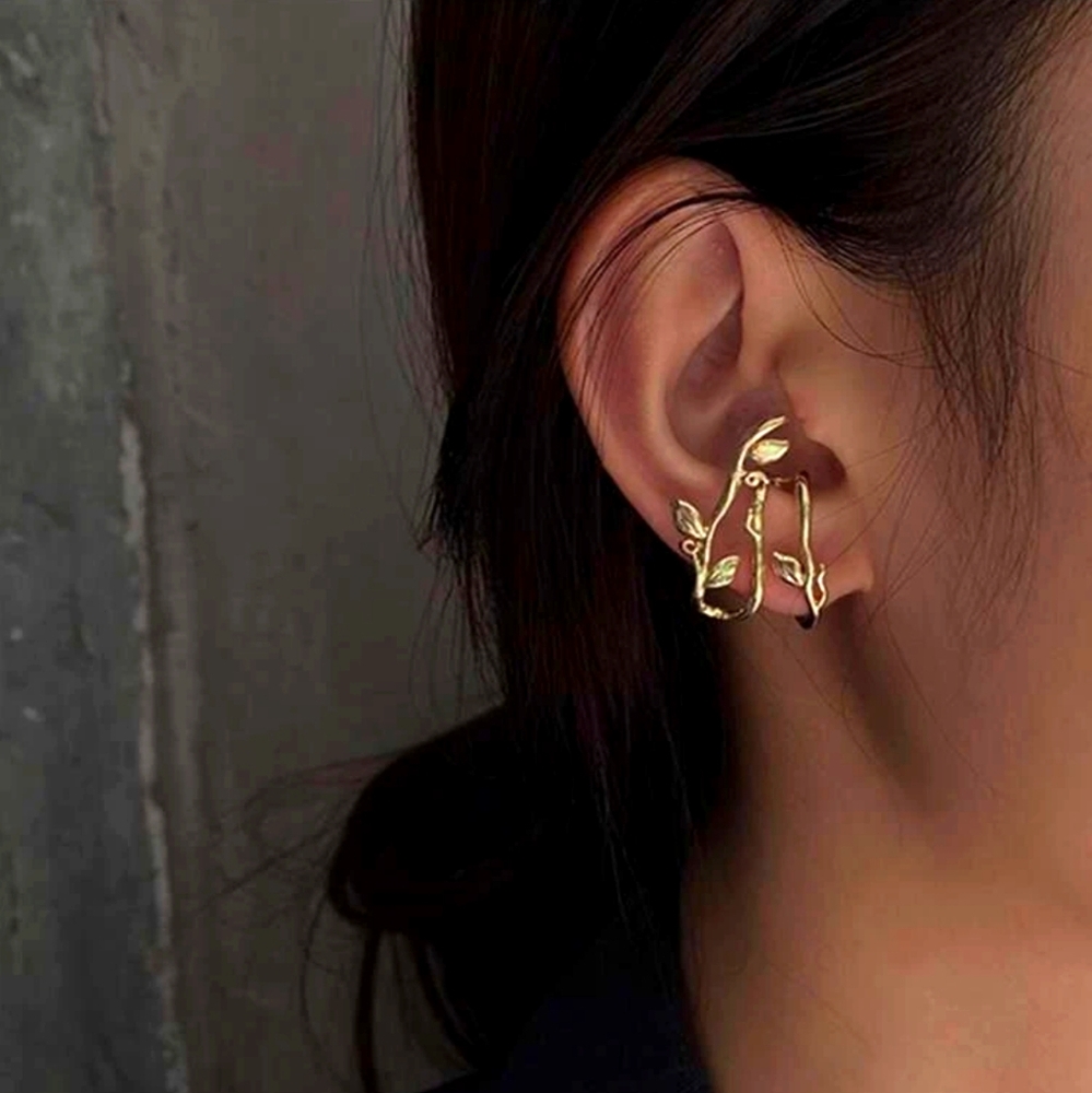 NWT Leaf Shaped Wrap Stud Earring